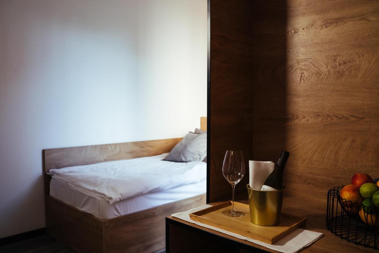 Buzinel Estate Hotell Dobrovo Eksteriør bilde